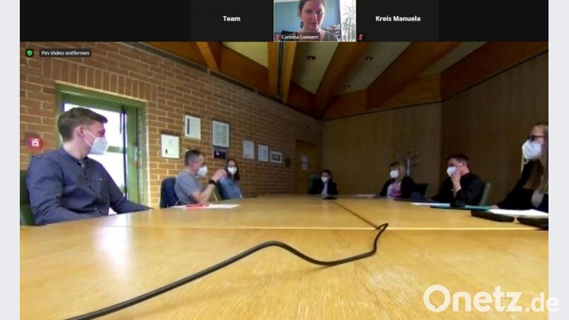 Aus dem Neuen Rathaus heraus informierten Oberbürgermeister Jens Meyer und die Koordinationsgruppe über die Stadtradl-Aktion. Screenshot: uz