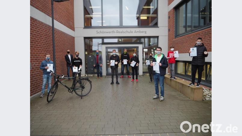 Platz 2 beim Schulwettbewerb erreichte die Franz-Xaver-von-Schönwerth-Realschule (11.204 km). Bild: Corinna Loewert, Stadt Amberg/exb