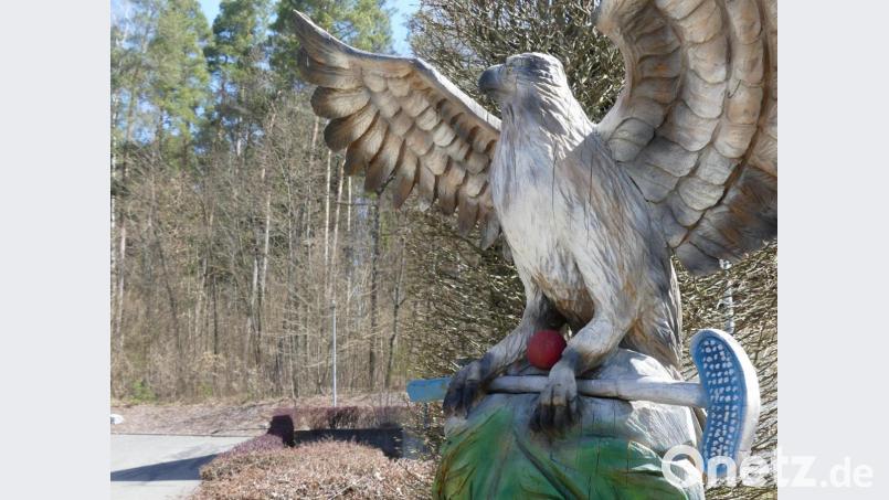 Der Obersee-Adler wacht über die Eschenbacher Adventure Golfanlage. Bild: rn
