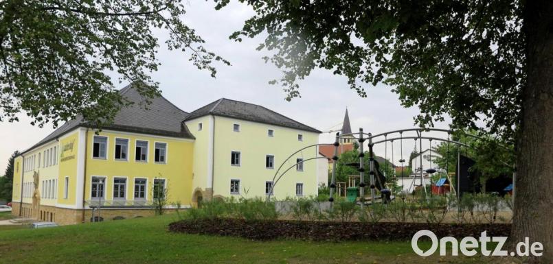 Im Mehrgenerationenhaus wird die &quot;Wackersdorfer Hausärztepraxis&quot; vorübergehend eine Außenstelle einrichten, bis das neue Ärztehaus fertig ist. Bild: Hirsch
