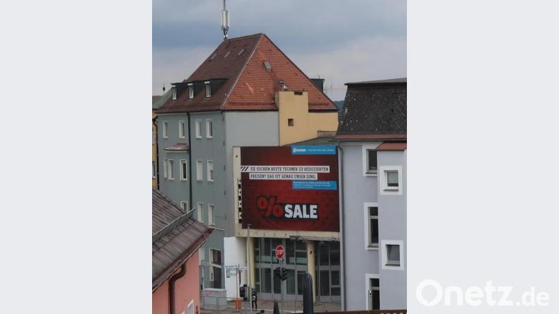 Der Gehsteig vor dem Josefshaus ist ein Schandfleck. Bild: Kunz