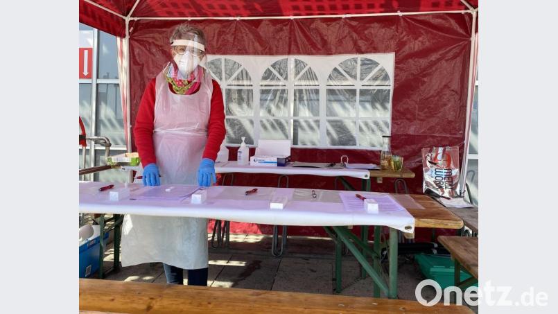 Seit Montag gibt es eine Teststation am Kaufland in Amberg. Bild: Heike Übler/exb