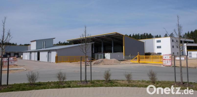 Schritt für Schritt errichtet die Schug-Gruppe in fünf Bauabschnitten das neue Lippert-Werk in Eschenbach. Im Endausbau will das Unternehmen bis zu 1000 Arbeitnehmer beschäftigen. Bild: do