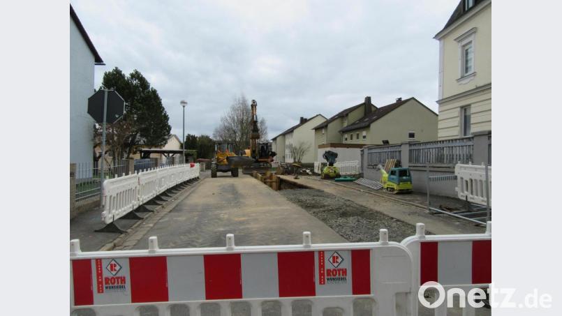 Die Baustelle im Neuteichweg von der Mitterteicher Straße aus. Bild: kgg