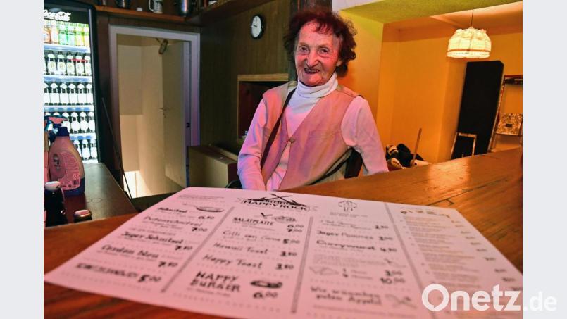 Hedwig Müller ist und bleibt die Chefin des Happy Rock - mit 94 Jahren. Bild: Petra Hartl