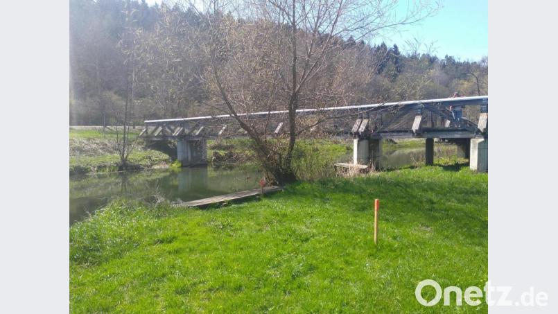 Das Wasserwirtschaftsamt Weiden baut die Kanuanlegestelle am Ensdorfer Vilssteg auf seine Kosten neu. Der Unterhalt läuft dann auf die Rechnung der Gemeinde. Bild: tra