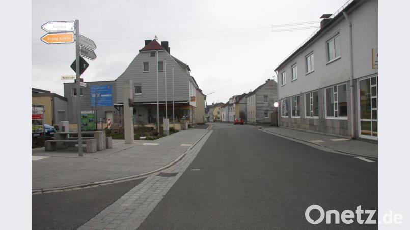 Zeitnah angehen will der Markt Wiesau auch die Ortsverschönerung im Bereich der unteren Hauptstraße. Bild: wro
