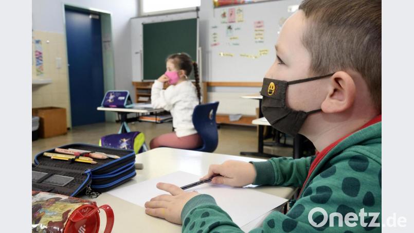 Wird der Inzidenzwert von 100 an fünf aufeinanderfolgenden Tagen unterschritten, können die Schulen ab dem übernächsten Tag vom Distanz- in den Präsenz- oder Wechselunterricht übergehen. Archivbild: Petra Hartl