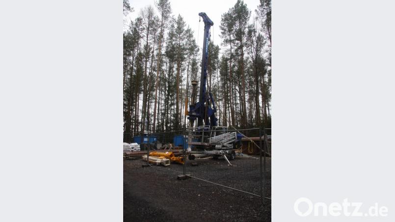 Der Brunnen im Pechofener Hölzl wird derzeit aufwändig saniert. Die Brunnensanierung ist nur ein Teil der Investitionsprogramms in Höhe von 11.539.900 Euro. Bild: wro