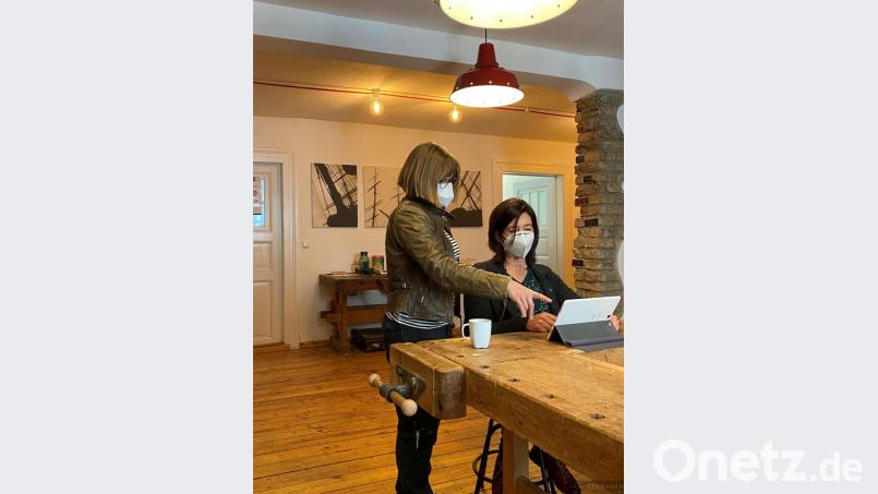 „Coworking auf dem Land“: Wie das funktioniert, erläuterte Sabine Weizenegger den Teilnehmern des digitalen Treffens. Bild: Iva Speranza/seven-work-space/exb