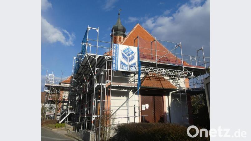 Nach Abschluss der Dachstuhlarbeiten und der Fundamentsanierung beginnt nun die Fassadenerneuerung von St. Anna in Vorbach. Dafür gibt es nun auch Fördergelder der Bayerischen Landesstiftung. Archivbild: do
