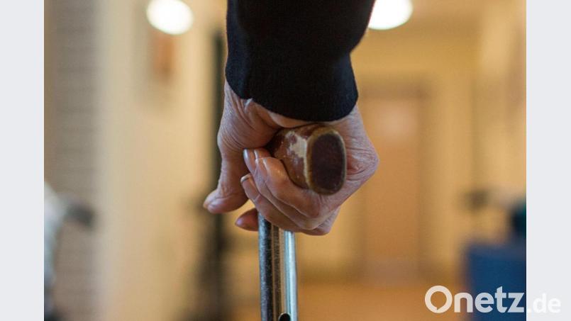 Ein Bewohner einer Wohngemeinschaft für Demenz-Kranke. Symbolbild: Jens Büttner/dpa