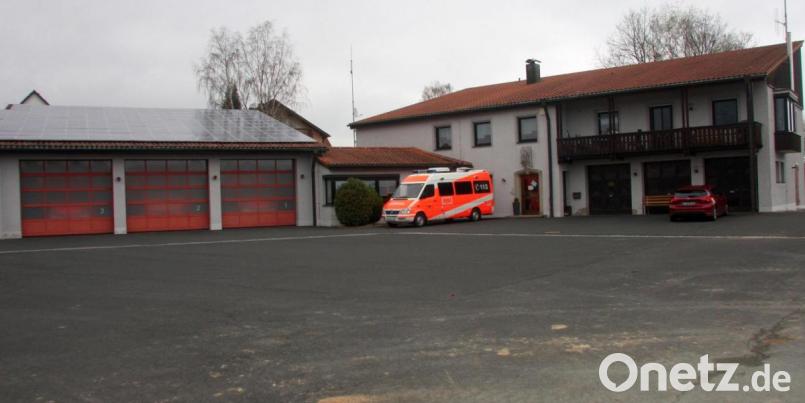 Pflichtaufgabe des Marktes Wiesau ist die Ausstattung der drei örtlichen Feuerwehren (Wiesau, Schönhaid-Leugas und Voitenthan). Die Erweiterung des Gerätehauses an der Egerstraße in Wiesau ist nur eine von weiteren Maßnahmen in diesem Bereich. Bild: wro