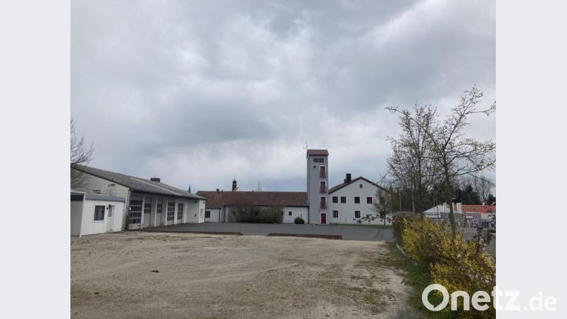 Das Gelände der Kemnather Brandschützer wird sich in den kommenden Jahren grundlegend verändern. Die Stadt möchte hier rund 9,5 Millionen Euro unter anderem in den Neubau des Feuerwehrgerätehauses investieren. Bild: stg