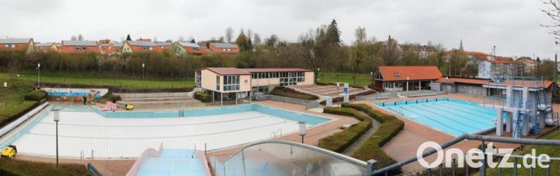 Für das Erbendorfer Freibad gibt es aus dem Förderprogramm &quot;Sanierung kommunaler Einrichtungen in den Bereichen Sport, Jugend und Kultur&quot; eine halbe Million Euro. Bild: njn