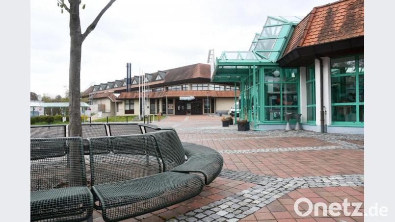 Gute Nachrichten für einige Sportstätten in der Region wie hier für Thermenwelt und Eisstadion in Weiden: Aus Berlin kommt Geld für die Sanierung. Bild: Gabi Schönberger