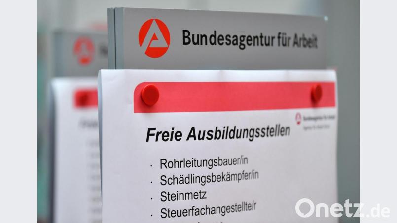 Im Landkreis Schwandorf gibt es deutlich mehr Ausbildungsplätze als Bewerber um eine Lehrstelle. . Bild: Martin Schutt/dpa
