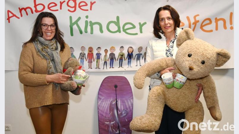 Anna Wagner (rechts) und Katharina Ostermann (links) haben vor acht Jahren den gemeinnützigen Verein Amberger Kinder helfen ins Leben gerufen und blicken stolz auf zahlreiche Projekte zurück, mit denen benachteiligten Kindern oder Familien unterstützt werden konnten. Bild: gf