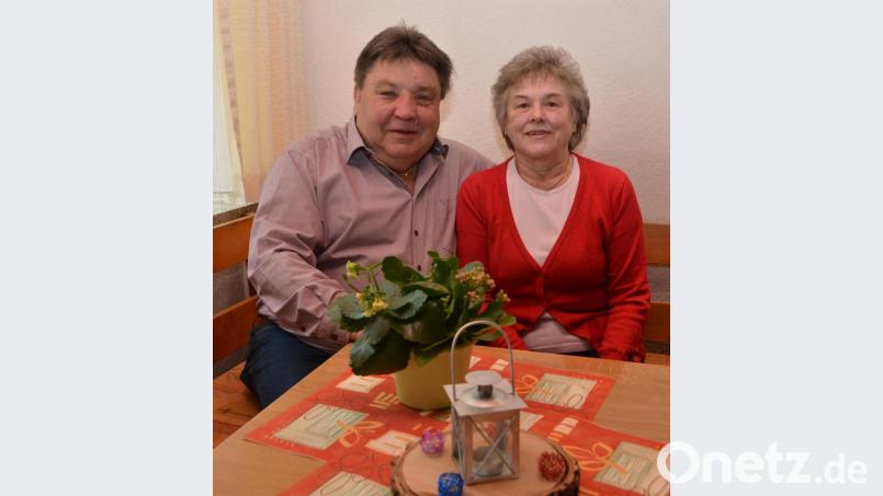 50 Jahre sind mittlerweile vergangen seit sich Isidor und Rosmarie Schönberger die Treue versprachen. &quot;Wo ist die Zeit hingekommen?&quot;, fragen sie sich. Ihre Gaststätte ist ihr Lebensinhalt und den möchten sie noch recht lange erhalten. Bild: dob
