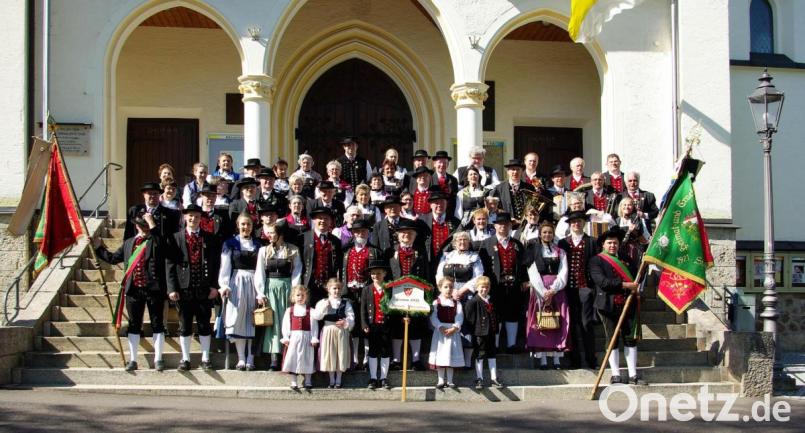 Eine Aufnahme der Trachtler-Familie aus jüngeren Jahren, entstanden beim 95-järhigen Gründungsfest. Bild: müb