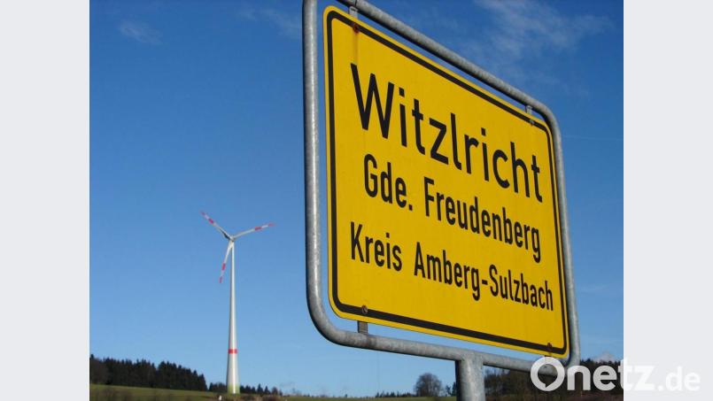 Bei Witzlricht gingen im Dezember 2011 die ersten beiden Windkraftanlagen im Landkreis Amberg-Sulzbach in Betrieb. Betreiber ist eine Bürgerwindgesellschaft mit 211 Kommandantisten, die Bürgerwind Region Freudenberg GmbH &amp; Co KG. Bild: Piehler