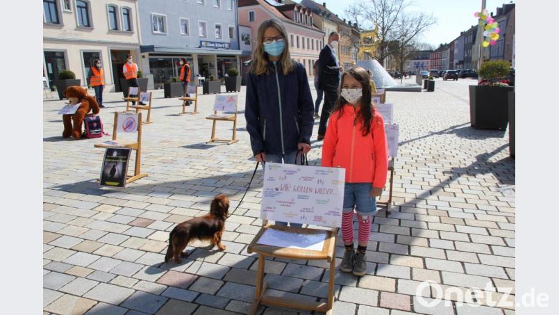 Für die Muttertagsaktion der Initiative &quot;Lobby für Kinder&quot; haben Schüler Bilder angefertigt, um darauf aufmerksam zu machen, was ihnen ohne Präsenzunterricht fehlt und was sie sich in Zeiten von Homeschooling am meisten wünschen. Bild: ads