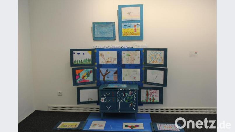 Die Gute-Nacht-Geschichte von der Freiheit haben die Schüler von der MuKuNa Werkstatt für Kinder Gilching in ein Nachtkästchen verpackt, das in der Stadtgalerie zu sehen ist. Bild: ads