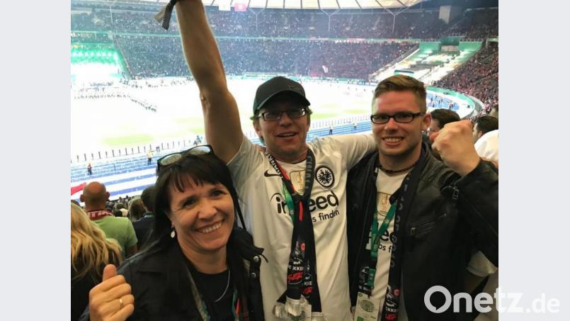 Josi, Heidi und Tobi Scherl beim Pokalsieg der Frankfurter 2018 in Berlin. Bild: mr