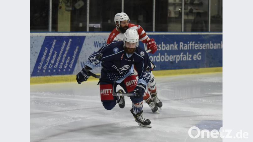 Verteidiger Dominik Müller spielt auch in der kommenden Oberliga-Saison für die Blue Devils Weiden. Archivbild: gb