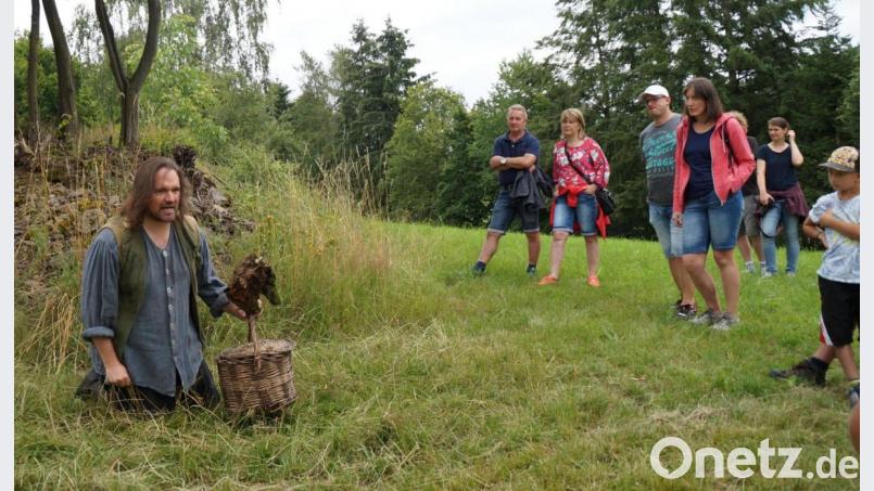 Im Vorjahr feierte die Sagenwanderung auf der Burg &quot;Haus Murach&quot; Premiere. Unter anderem wurde die Geschichte eines Mannes erzählt, der unschuldig am Schwanz eines Pferdes um die Burg geschleift wurde. Archivbild: wel