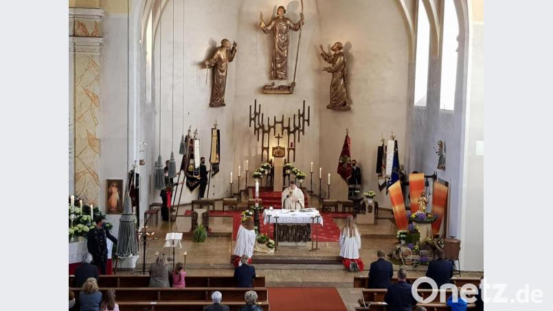 Mit einem Festgottesdienst, zelebriert von Pfarrer Udo Klösel, wurde heuer der Florianstag in der Marktgemeinde gefeiert. Es war für den Geistlichen der erste Florianstag in Moosbach. Bild: gi
