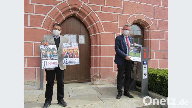 Bürgermeister Michael Göth (rechts) und Kulturwerkstatt-Leiter Alfred Tischler (links) haben alles parat für einen hochkarätigen Kultur-Sommer 2021. Bild: aks