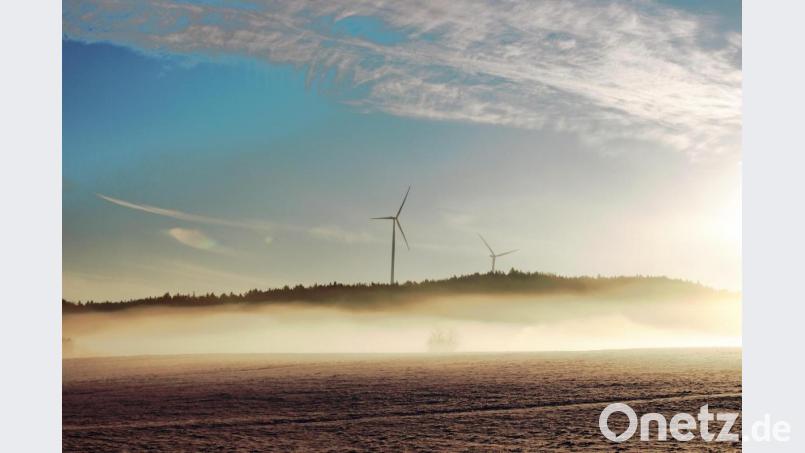 Die Windräder bei Edelsfeld (Kreis Amberg-Sulzbach) in den Morgenstunden Archivbild: rha
