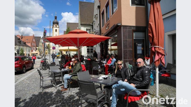 Konditorei Brunner Schwandorf Erster Öffnungstag nach Lockdown Bild: Gerhard Götz