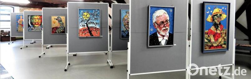 Die Knopfmalerei von Künstler Michael Voigt im Deutschen Knopfmuseum Bärnau wartet auf die Eröffnung. Am 22. Mai ist es soweit. Bild: ubb