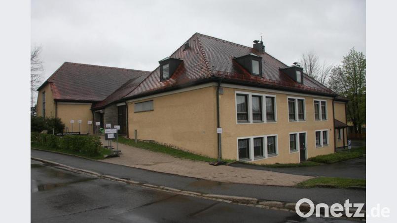 Viel Platz, um dort Unterricht zu halten, ist auch im Pfarrzentrum Sankt Michael, das die Pfarrei aktuell der Grundschulklasse 3b überlässt. Bild: wro