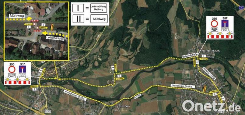Auf einer Übersicht der Stadtverwaltung sind die zwei Umleitungsstrecken eingezeichnet, die sich aus der Sperrung des Übergangs Ledermühlweg ergeben. Beide Alternativen führen über Haindorf und weisen sehr schmale Straßen auf, die für den Verkehr, vor allem den Schwerverkehr, nur bedingt geeignet sind. Bild: Stadt Nabburg/exb