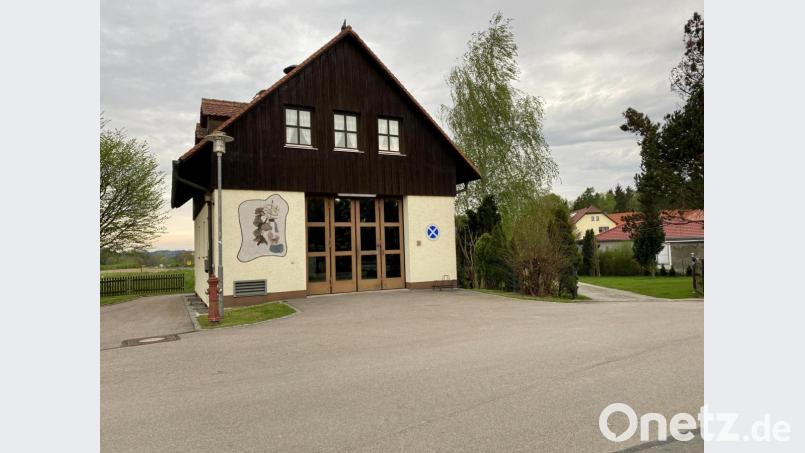 Das Feuerwehrhaus in Oberndorf: Was soll die Gemeinde damit tun, wenn das neue Gerätehaus in Lanz gebaut ist? Bild: Eichl
