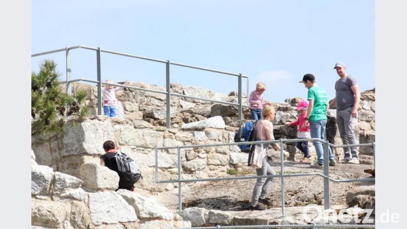 An schönen Sonnentagen verzeichnet die Burgruine zahlreiche Besucher. Die Zugbrücke soll auch für sie den Zugang sicherer machen. Bild: kro