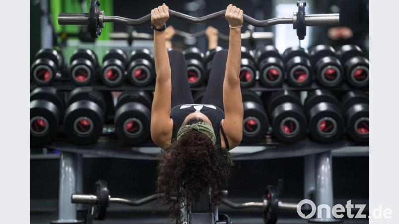 Endlich: Fitnessstudios dürfen ab Freitag in Bayern wieder öffnen. Archivbild: Marijan Murat/dpa