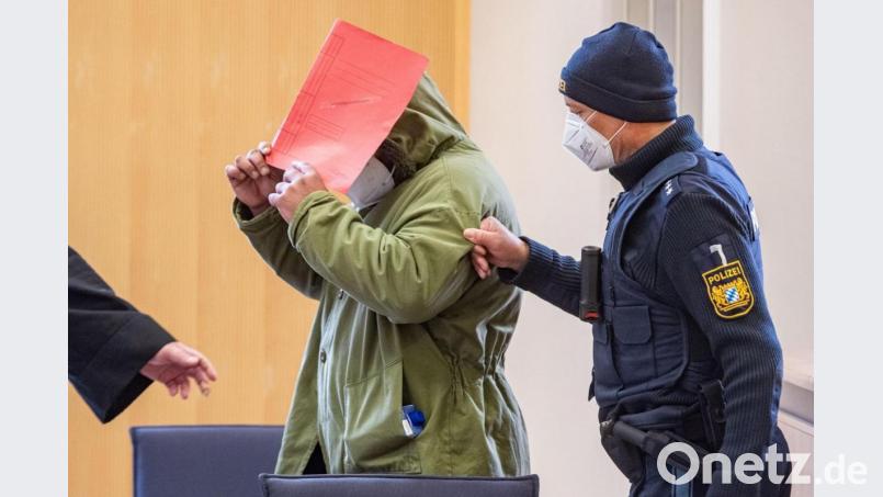 Der Angeklagte im Gerichtssaal. Bild: Armin Weigel/dpa