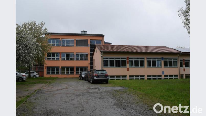 Der Einbau einer offenen Ganztagsschule in die bestehende Mittelschule schreitet zügig voran. Jetzt kann die Möblierung in Auftrag gegeben werden. Bild: bnr