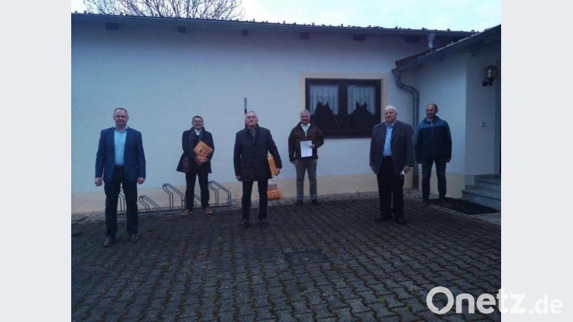 Bei der Verabschiedung (von links): ZV-Vorsitzender Erich Meidinger, Josef Gilch, Michael Götz, Markus Dollacker, Karl Roppert und stellvertretender Vorsitzender Hans Ram. Bild: ac