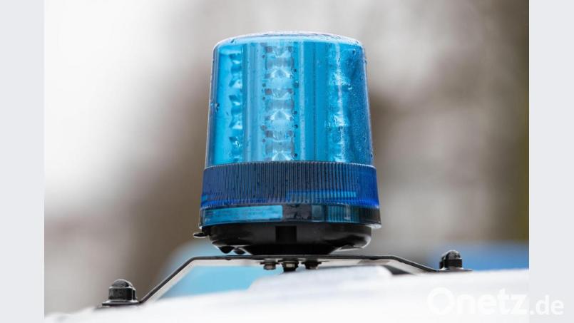 Die Weidener Polizei sucht den Fahrer eines Renaults, der in der Tulpenstraße Unfallflucht begangen hat. Symbolbild: Friso Gentsch/dpa