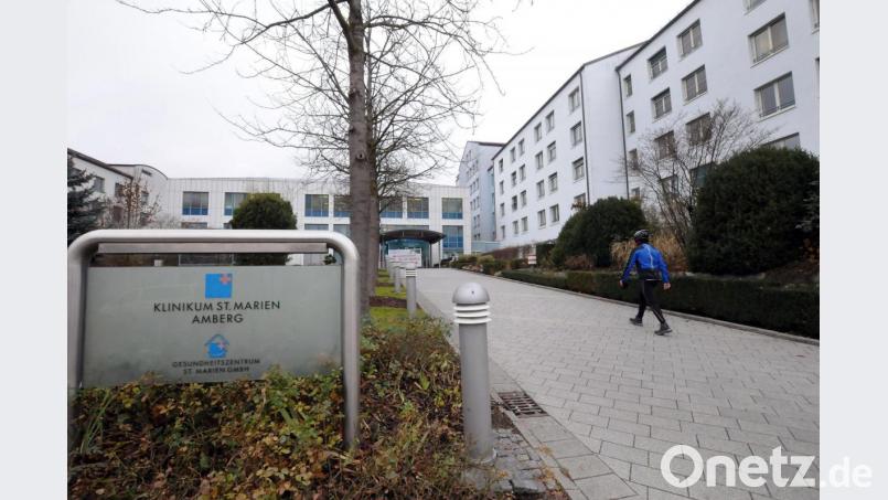 Das Klinikum St. Marien in Amberg scheint die dritte Corona-Welle, die längste und höchste bisher, überwunden zu haben. Nur noch acht Patienten müssen wegen Covid behandelt werden, fünf davon werden beatmet. Bild: Stephan Huber