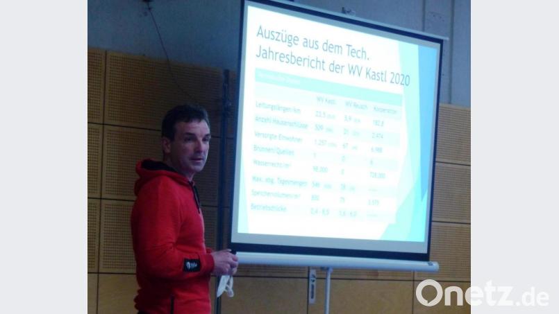 Wassermeister Elmar Halk gab vor dem Kastler Marktgemeinderat seinen Bericht zur Wasserversorgung. Bild: jp