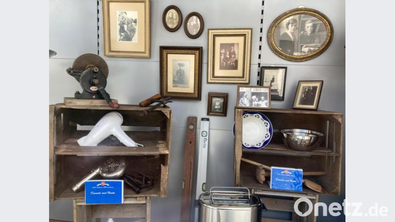 Beim Werkmarkt Eisen Schertl wird neben der Geschichte des Unternehmens auch der Vergleich zwischen alten und neuen Haushaltsgegenständen gezeigt. Bild: Reindl Monika/exb