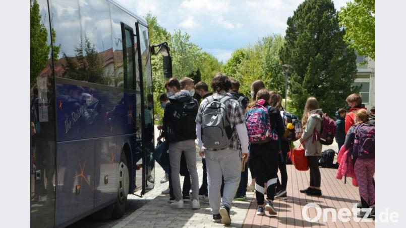 Vohenstraußer Realschüler sind fleißige Busfahrer. Doch auch auf der Linie von der Pfalzgrafenstadt Richtung Eslarn gibt es Beschwerden über zu wenig Sitzplätze. Seitdem Verstärkerbusse wegen der Pandemie eingesetzt werden, haben diese Klagen jedoch spürbar abgenommen, heißt es aus dem Landratsamt. Bild: dob