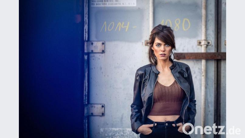 Model und Schauspielerin Ramona Rieger, gebürtig aus Ohrenbach, ist in guter Gesellschaft: Genauso wie Schauspieler Martin Semmelrogge oder Ex-Fußballprofi Timo Hildebrand bietet sie Videobotschaften gegen Bezahlung an. Bild: Manuel Mauer/exb