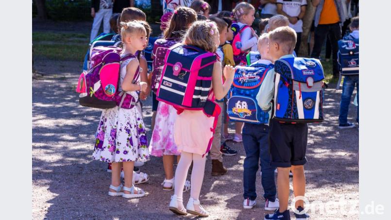 In diesem Jahr werden mehr Kinder als sonst freiwillig die Klasse wiederholen. Symbolbild: Jens Büttner/dpa